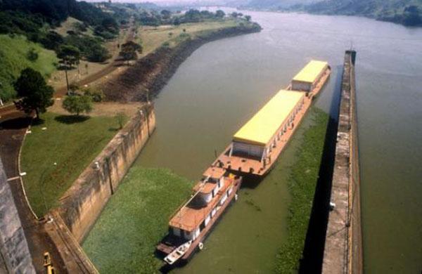 Estimativa de preju&iacute;zo passa de R$ 30 milh&otilde;es, s&oacute; com a suspens&atilde;o da navega&ccedil;&atilde;o na Hidrovia Tiet&ecirc;-Paran&aacute; ( Agência Brasil)