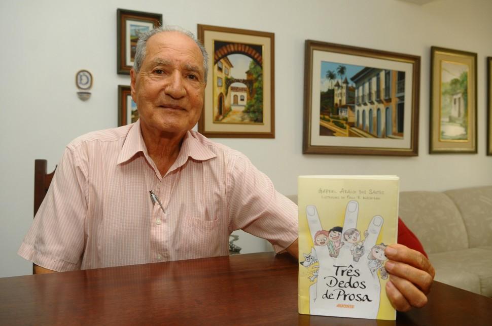  Lan&ccedil;amento, livro, 'Tr&ecirc;s Dedos de Prosa',  Gabriel Araujo dos Santos ( César Rodrigues/ AAN)