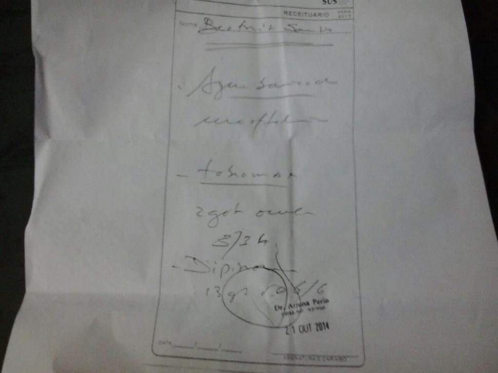 M&eacute;dico, receita, col&iacute;rio veterin&aacute;rio, crian&ccedil;a, hospital, Hortol&acirc;ndia (Arquivo Pessoal)