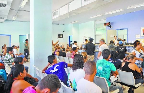 Fila, demora, atendimento, Mario Gatti, m&eacute;dico, cart&atilde;o, ponto, controle, internet, popula&ccedil;&atilde;o, falta, trabalho, centros de sa&uacute;de, hospitais, Campinas ( Cedoc/ RAC)