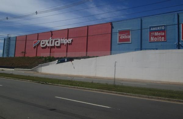 muro, extra, roubo, assalto, caminh&atilde;o (Alenita Ramirez/AAN)