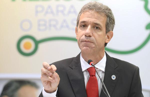 Arthur Chioro concede entrevista coletiva nesta sexta, &agrave;s 11h30, sobre as recomenda&ccedil;&otilde;es da Organiza&ccedil;&atilde;o Mundial da Sa&uacute;de (Agência Brasil)