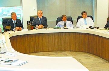 Membros do Conselho da Sicredi durante reuni&atilde;o mensal (Marcelo Basso)