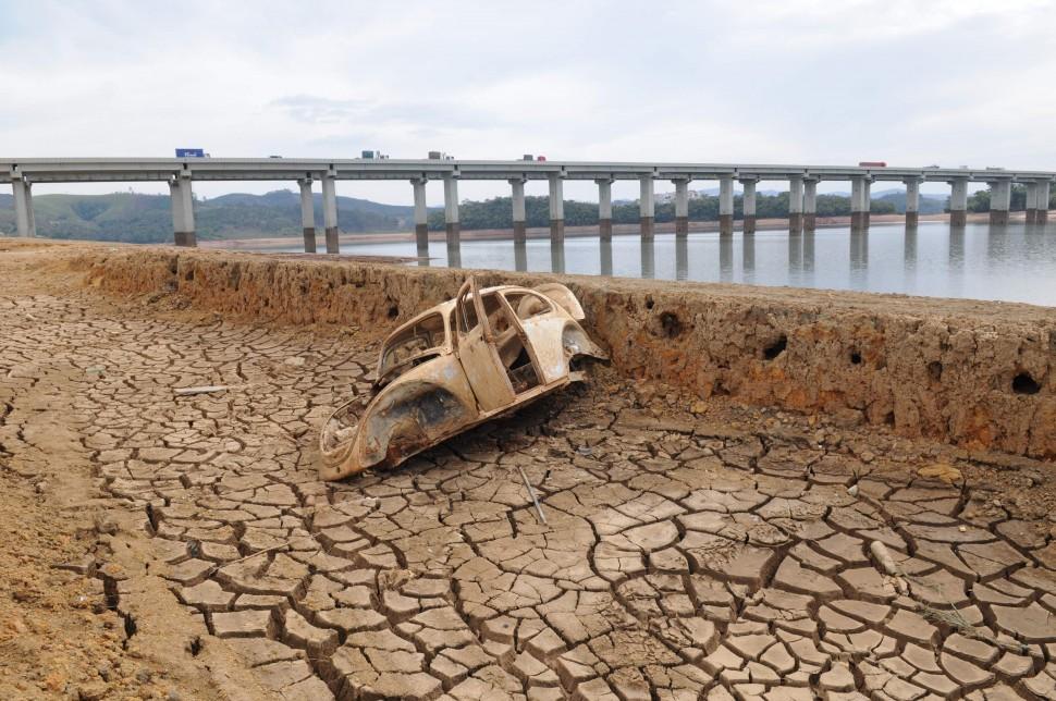seca, cantareira, sistema, atibainha, nazar&eacute; paulista, carros, cemit&eacute;rio ( Dominique Torquato/ AAN)