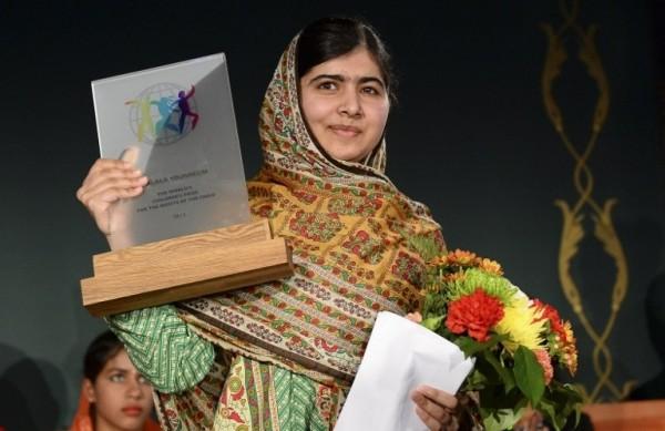 Malala Yousafzai durante a cerim&ocirc;nia de entrega do pr&ecirc;mio Crian&ccedil;as do Mundo, em Mariefred, ao sul de Estocolmo (France Press)