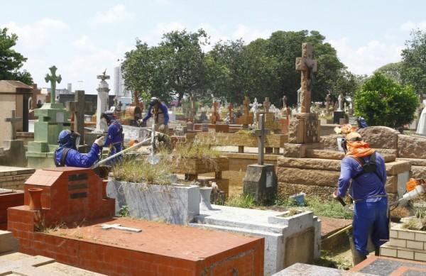 Cemit&eacute;rios da regi&atilde;o est&atilde;o recebendo aten&ccedil;&atilde;o especial esta semana em rela&ccedil;&atilde;o &agrave; limpeza  ( Reprodu&ccedil;&atilde;o)