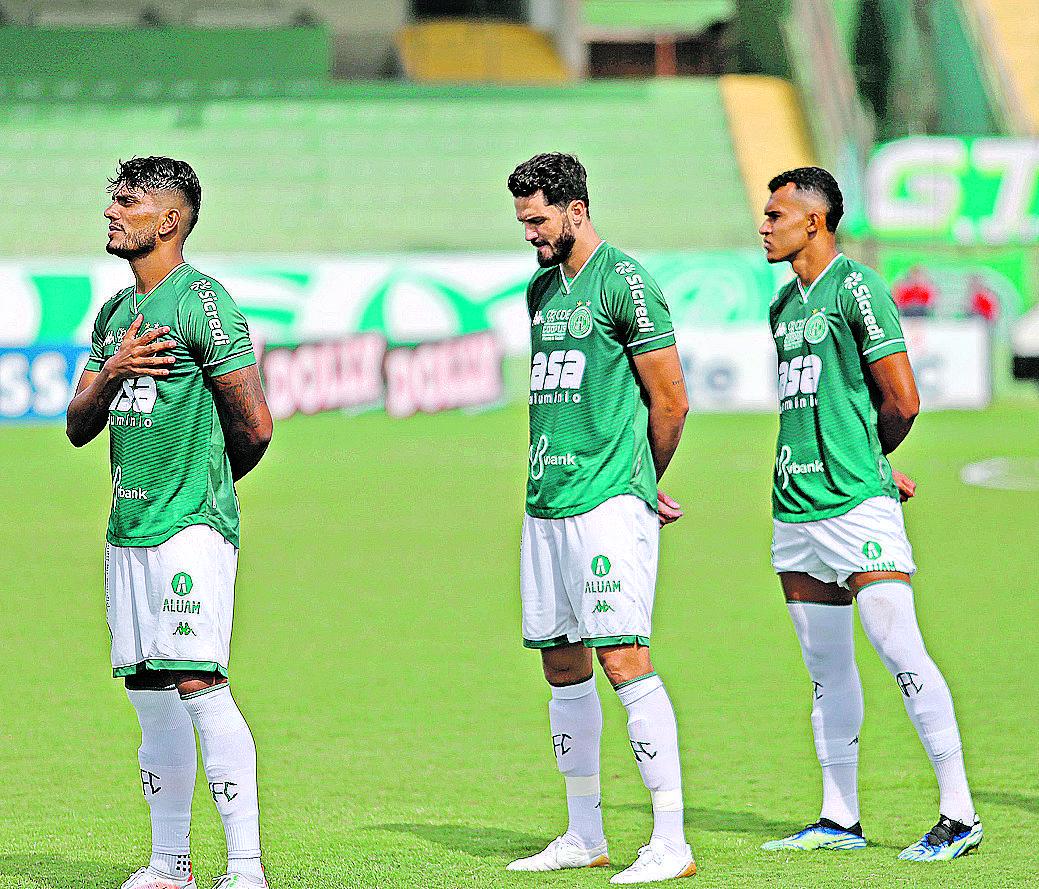 Ssistema defensivo é elogiado pelo treinador, que diz que as “perspectivas do time são muito boas” (Thomaz Marostegan/ Guarani FC)