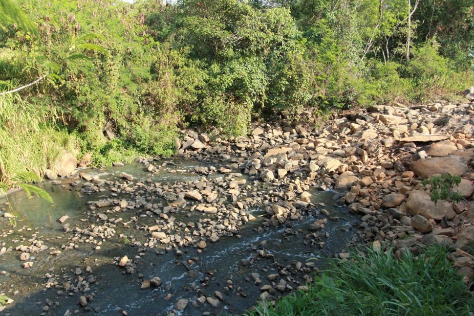 Rio Capivari em &aacute;rea de capta&ccedil;&atilde;o da Sanasa: adutora levar&aacute; &aacute;gua de esgoto tratado de esta&ccedil;&atilde;o de tratamento at&eacute; o trecho, elevando a vaz&atilde;o (Camila Moreira/AAN)