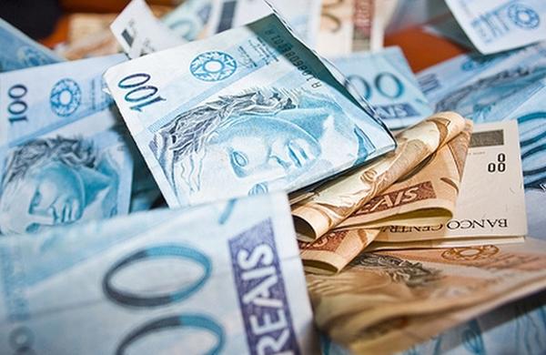 dinheiro ( Cedoc/ RAC)