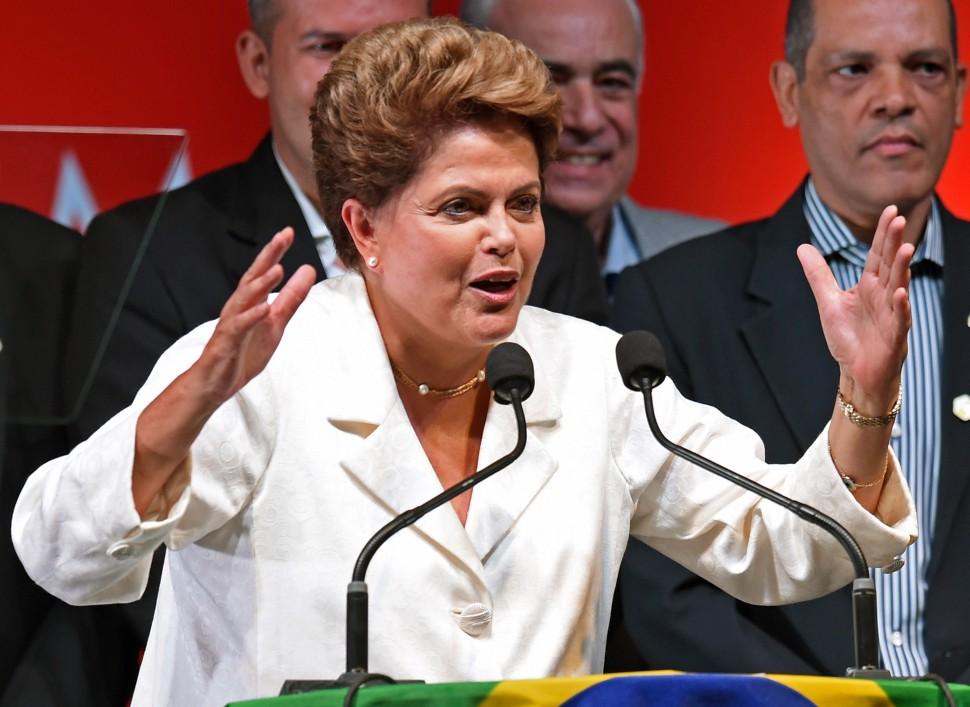 Dilma Rousseff discursa ap&oacute;s vit&oacute;ria (Evaristo Sa/ AFP)