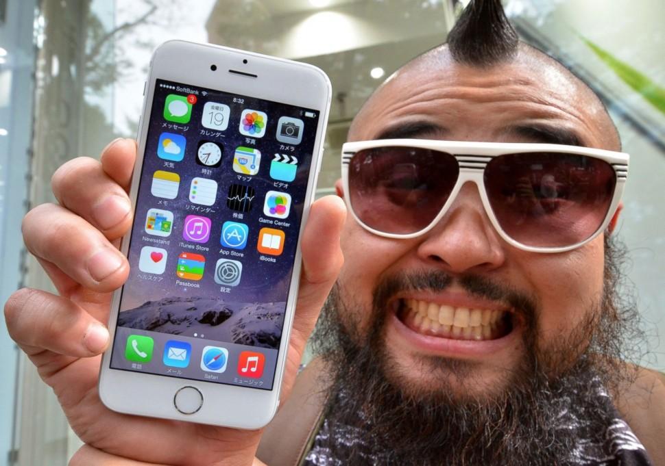 O iPhone 6, tem tela de 4,7 polegadas, enquanto o iPhone 6 Plus traz visor de 5,5? (AFP)