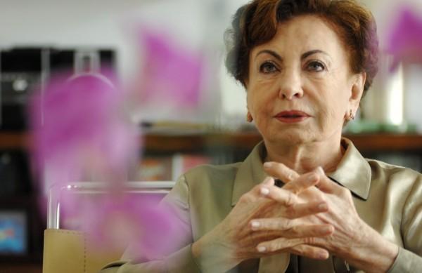 A atriz Beatriz Segall fala sobre sua decis&atilde;o de dar aulas de teatro: 'Sou filha de professores e minha forma&ccedil;&atilde;o &eacute; essa. Tenho um prazer muito grande em ensinar' ( Divulgação)