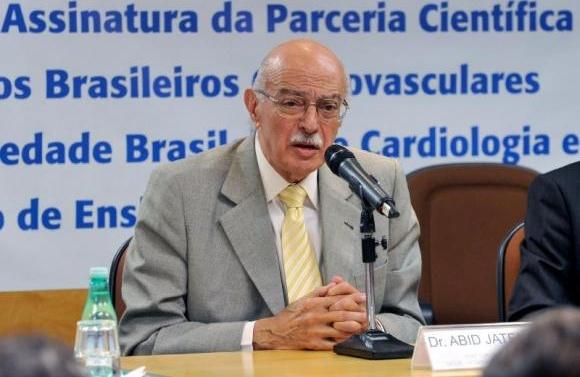Adib Jatene morreu de infarto; corpo ser&aacute; enterrado no Cemit&eacute;rio do Ara&ccedil;&aacute; (Arquivo/Agência Brasil)