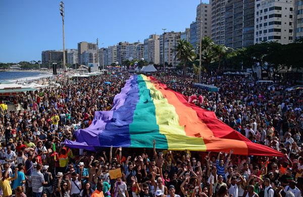 Ativistas LGBT marcaram uma manifesta&ccedil;&atilde;o para a tarde desta segunda-feira, 16, na Esta&ccedil;&atilde;o Pedro II, em S&atilde;o Paulo  (Yasuyoshi Chiba/ AFP)