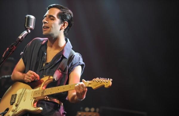 Thiago Pethit, cantor paulistano, de 29 anos define seu trabalho: 'um rock afetado, safado, cretino' ( Divulgação)