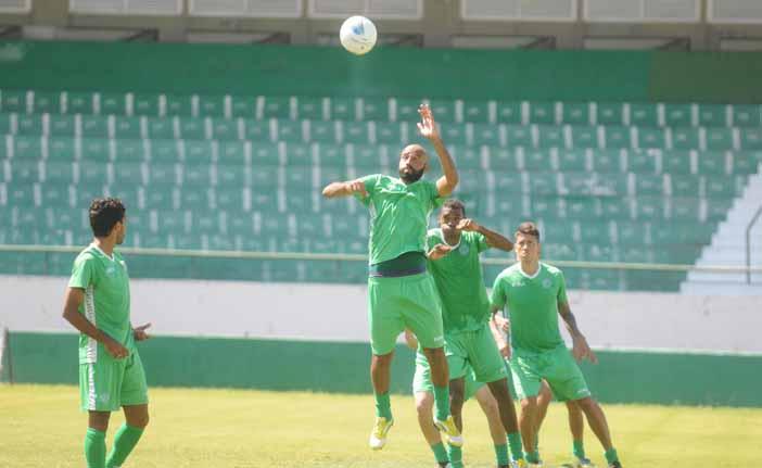 Com seis gols no campeonato, o atacante Nunes esquece a briga pela artilharia e pensa no acesso: jogador tem at&eacute; atuado no sacrif&iacute;cio (Dominique Torquato/AAN)