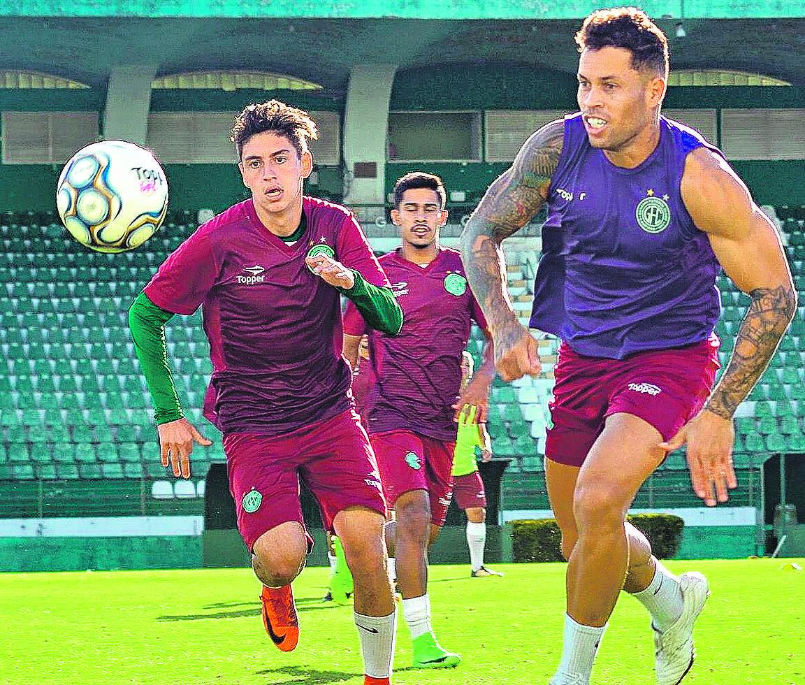O volante Baraka treinou normalmente ontem e deve fazer sua estreia na Série B contra o Sampaio Corrêa (Guarani Press)