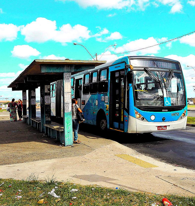 Movimentação em ponto de ônibus instalado na Avenida Ruy Rodriguez, em Campinas: trecho receberá a Estação de Transferência Santa Lúcia (Leandro Ferreira/AAN)