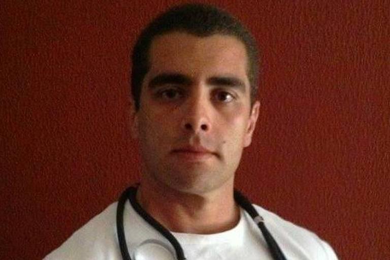O médico Denis Cesar Barros Furtado é procurado pela Polícia Civil do Rio, acusado pelo homicídio da bancária Lilian Calixto (Reprodução)