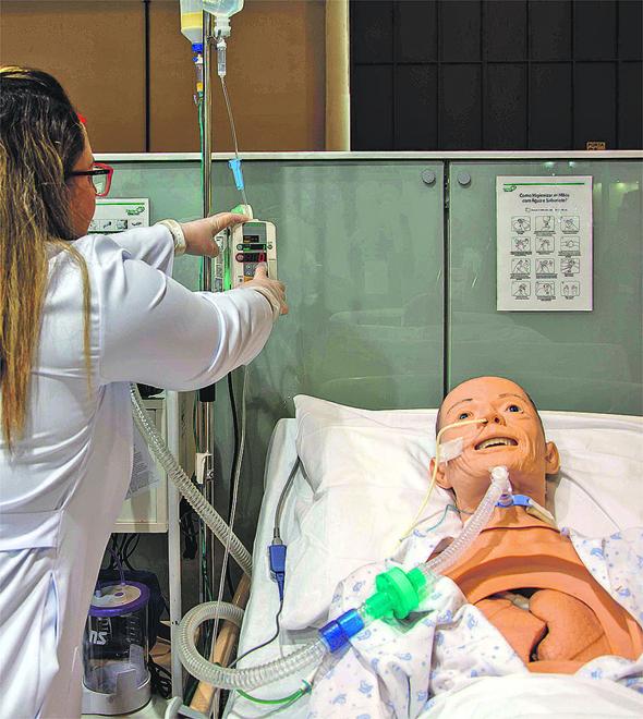 Instalação em feira hospitalar demonstra as vantagens dos cuidados médicos prestados em domicílio (Divulgação)