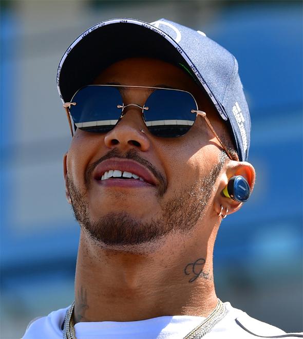 Mercedes anuncia renovação do contrato de Hamilton até 2020 (AFP)