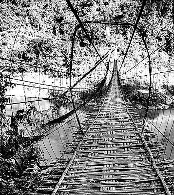 Foto de uma ponte no Himalaia faz parte da exposição de Isabela Senatore (Divulgação)