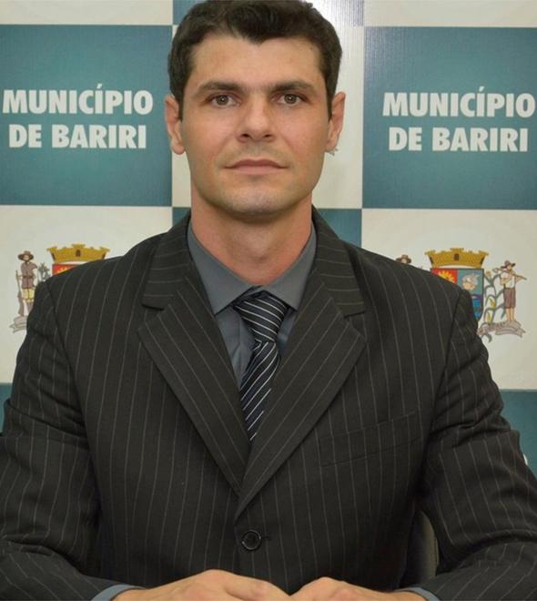 PSDB expulsa prefeito de Bariri (SP) suspeito de abusar de menina de 8 anos (Divulgação)