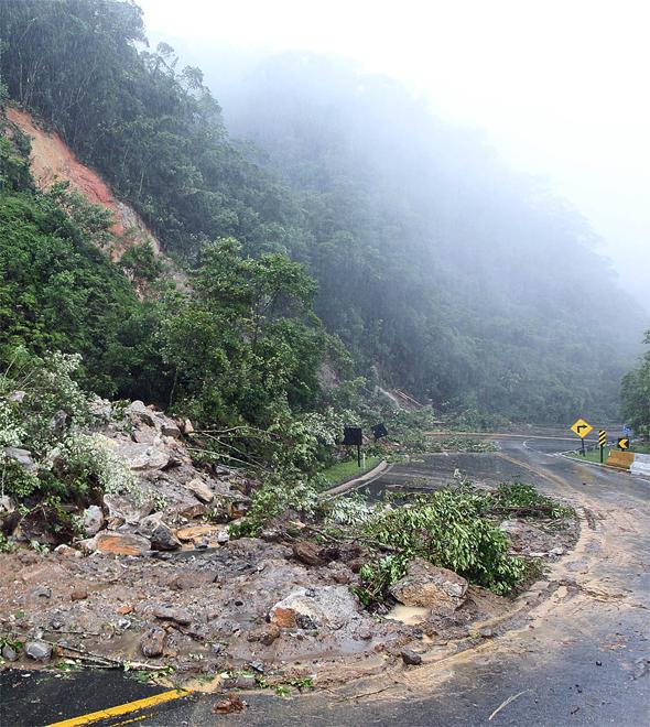 Interdições de rodovias por deslizamento aumentam (Divulgação)