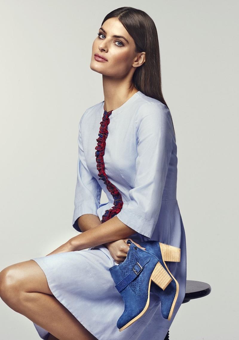 Isabeli Fontana mais elegante do que nunca para a campanha de primavera-verão de 2018 da Carmela Shoes (Divulgação)