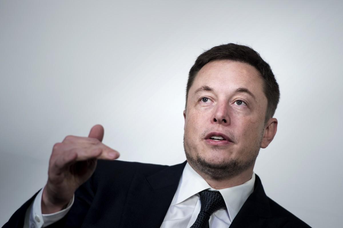O bilionário americano atacou Unsworth depois que ele classificou de manobra publicitária a oferta de Musk de enviar um minissubmarino para retirar os meninos da caverna inundada (AFP)