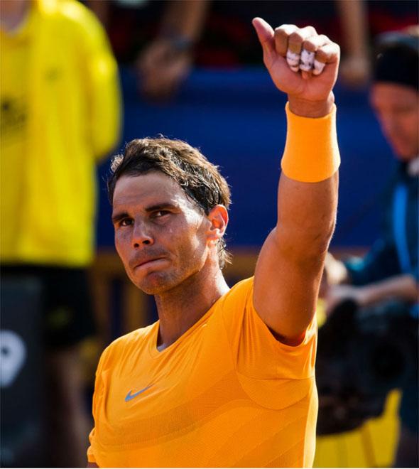 Nadal sofreu, mas venceu algoz de Djokovic e agora disputa a semifinal em Barcelona (AFP)