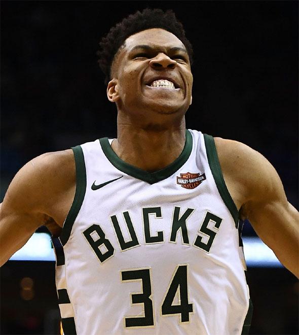 Antetokounmpo foi o destaque da partida com 31 pontos e 14 rebotes (AFP)