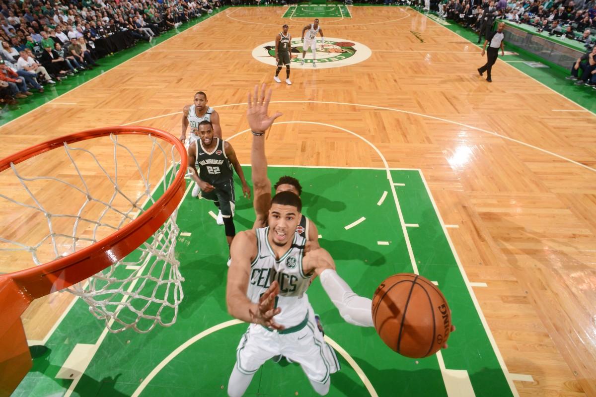 A equipe anfitriã encerrou a série por 4 a 3, confirmando o duelo com o Philadelphia 76ers pela semifinal da Conferência Leste (Brian Babineau / NBAE / Getty Images / AFP)