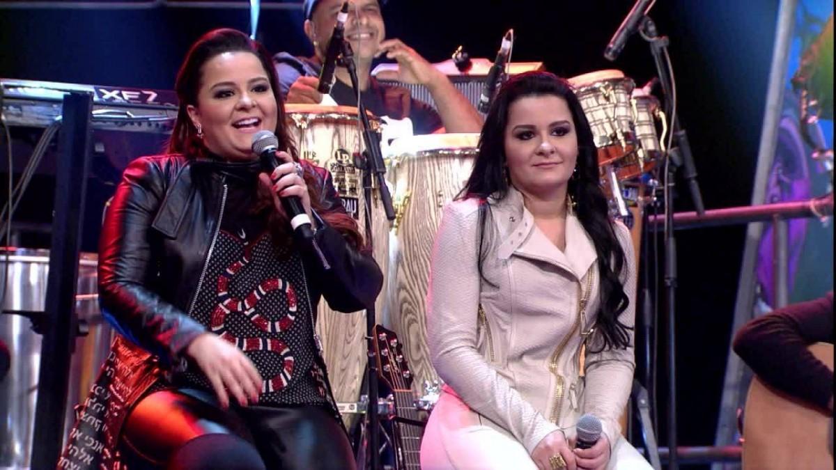 Em lágrimas, Maiara e Maraisa subiram ao palco e deram um forte abraço em todos da família (Divulgação)