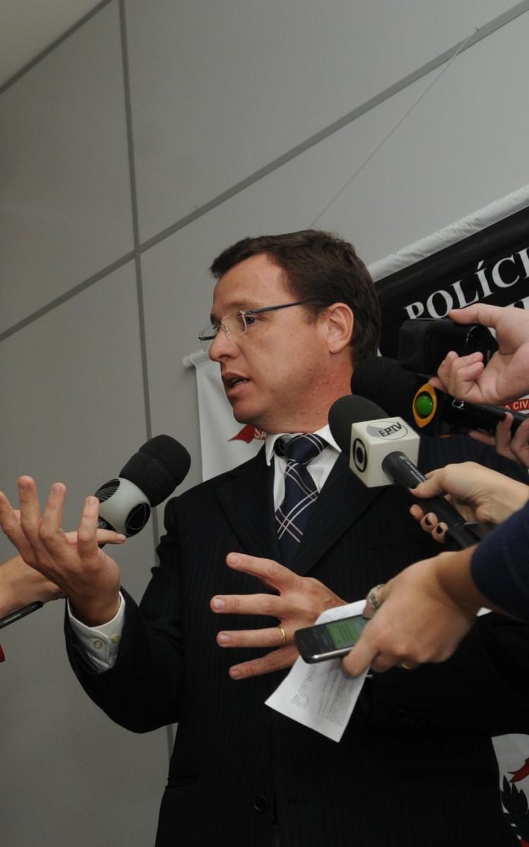 Delegado do Setor de Homicídios e Proteção à Pessoa (SHPP), Rui Pegolo, durante entrevista coletiva aos jornalistas sobre o homicídio (Dominique Torquato/AAN)