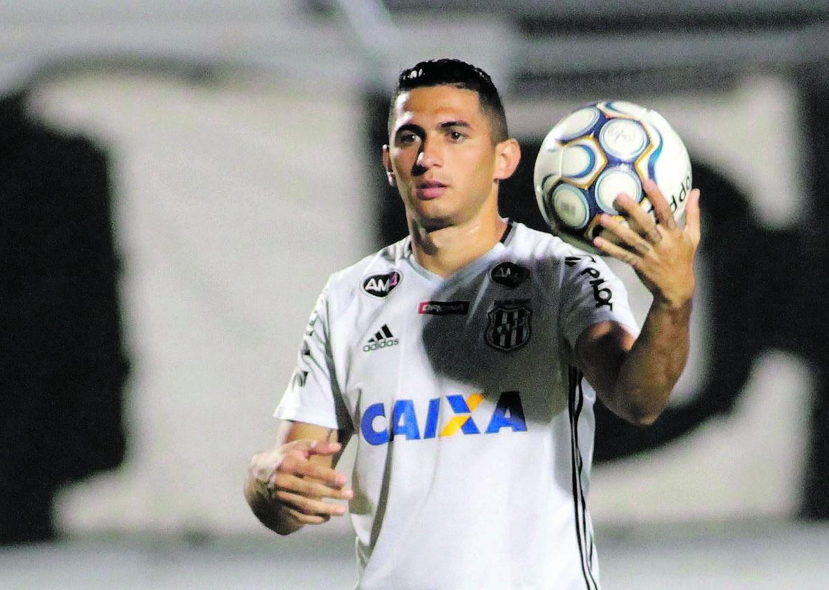 Danilo Barcelos está satisfeito com o rendimento do time e espera vitórias em casa: "A equipe tem crescido e vamos buscar pontuar em casa para continuarmos tranquilos na tabela" (Estadão Conteúdo)