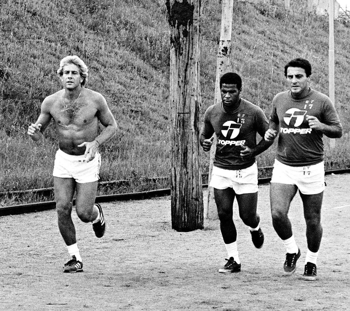 A Topper, que vestiu grandes jogadores em uma das melhores fases da história da Ponte Preta, está de volta ao estádio Moisés Lucarelli: anúncio oficial será feito hoje (Cedoc/RAC)