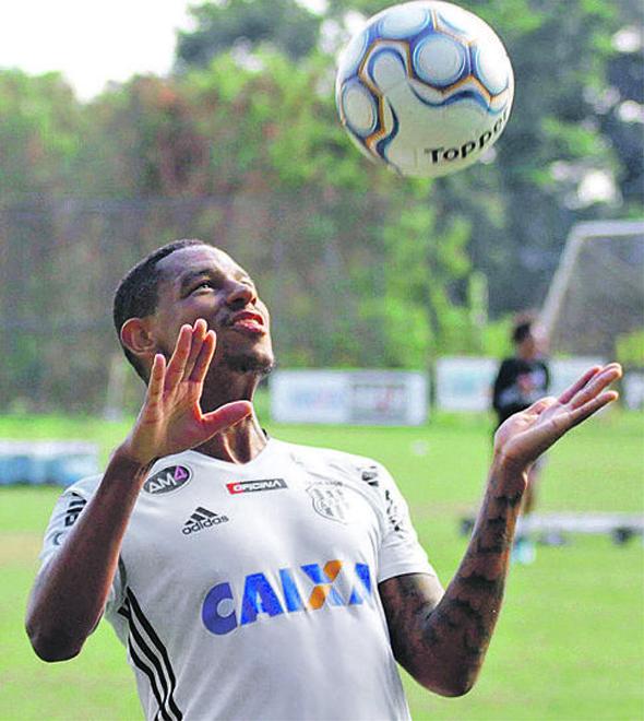 Robert, que faltou ao treino de ontem, estava em período de experiência (Cedoc/RAC)