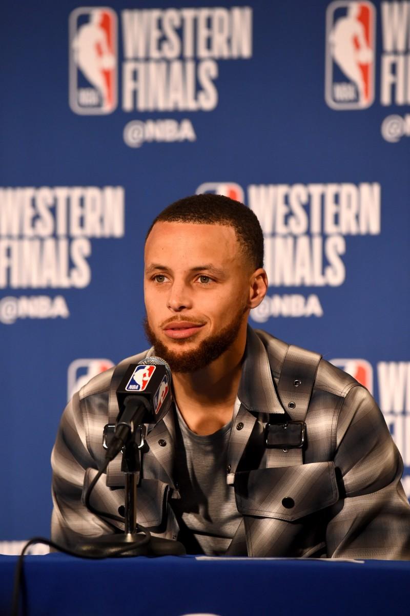 Curry foi decisivo na vitória sobre o Houston Rockets (AFP)