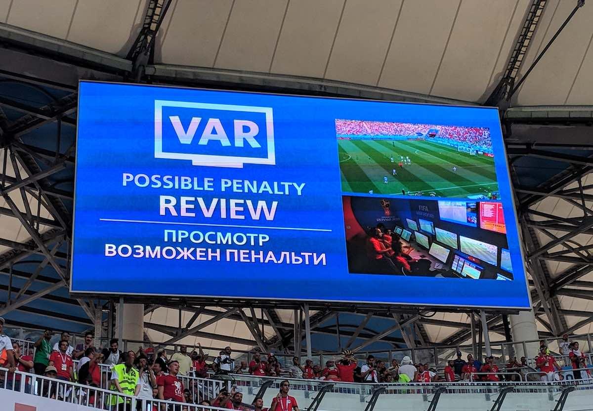 VAR estreia na Copa do Mundo com protagonismo da França (Reprodução)