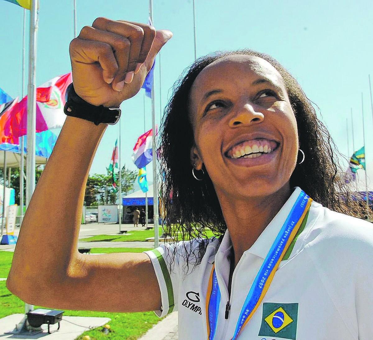 Janeth entrou para o Hall da Fama do basquete feminino em 2015 e foi a terceira jogadora brasileira a conseguir o feito: "Foi algo maravilhoso" (Cedoc/RAC)
