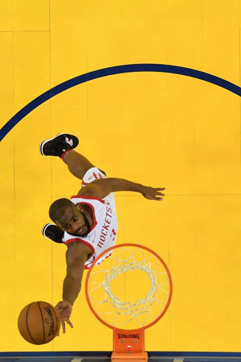 Rockets vence em Oakland e empata série final da NBA (AFP)