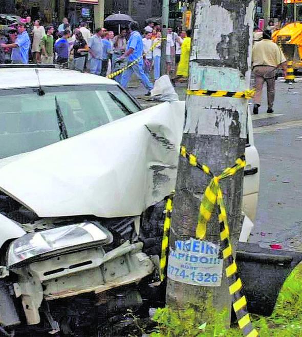 Avenida Barão de Itapura com Rua Culto à Cîência: até viatura da Emdec foi envolvida em acidente com vários veículos, que deixou quatro mortos (Cedoc/RAC)