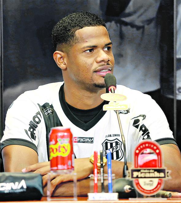 Junior Santos recebeu proposta do Sampaio Corrêa antes de acertar com a Ponte: em cinco partidas na Série B, ainda não deixou sua marca (Cedoc/RAC)