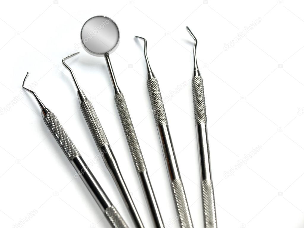 Reformas na Sala de Odontologia incluem revestimento, pintura e ajustes hidráulicos (Banco de Imagens)