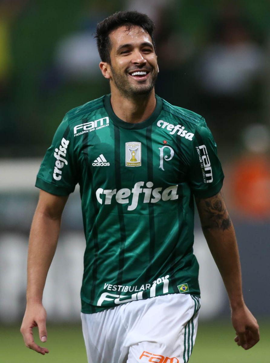 Zagueiro do Palmeiras fica fora das duas próximas rodadas do Campeonato Brasileiro por confusão no duelo contra o Flamengo (Divulgação)