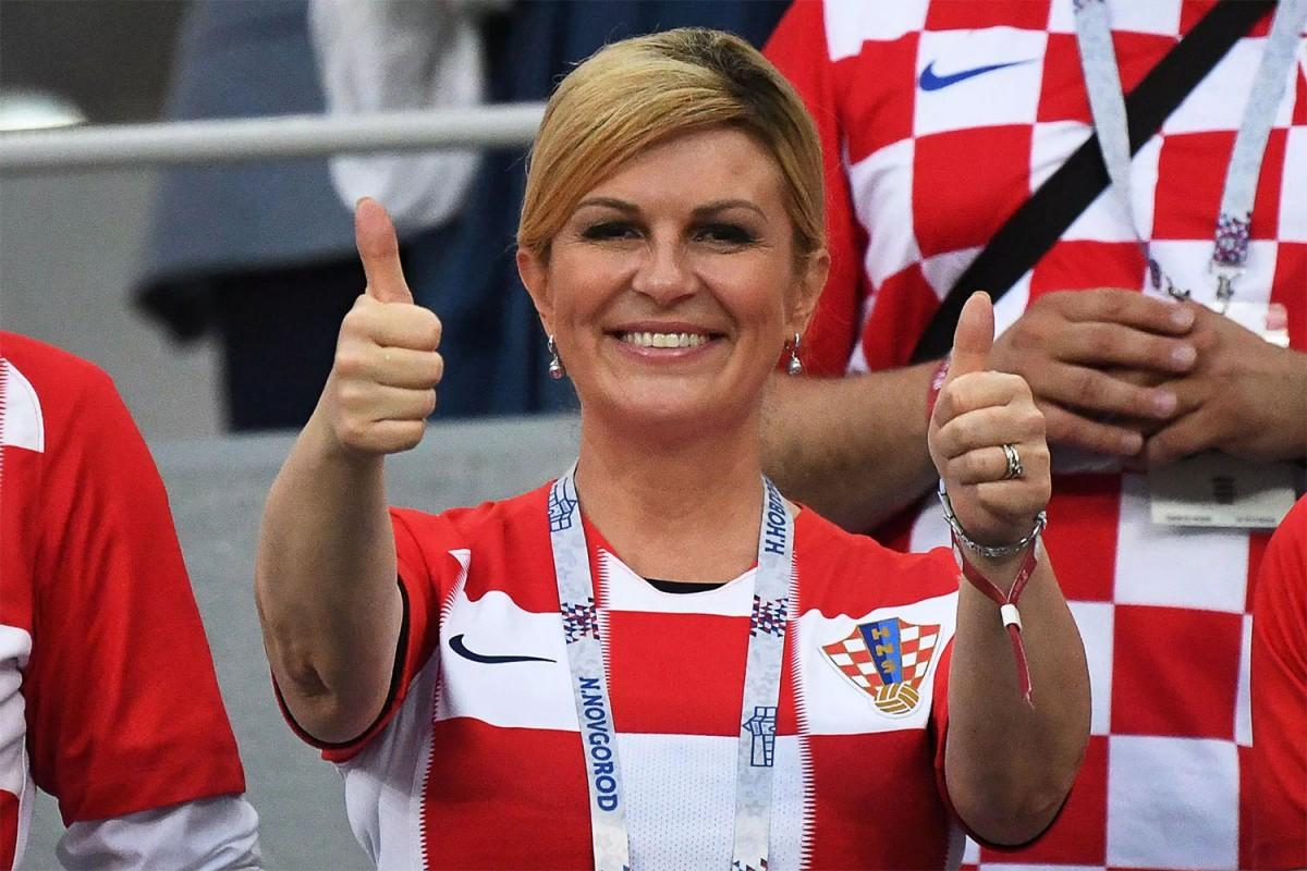 A presidente da Croácia, Kolinda Grabar Kitarovic, revelou nesta sexta-feira que está ansiosa pela final do Mundial (AFP)
