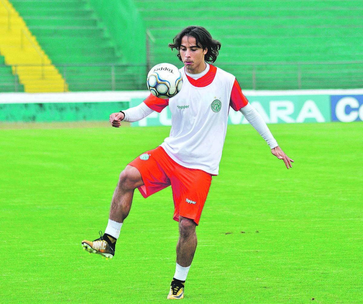 Ricardinho diz que nunca passou pela sua cabeça fazer ?corpo mole? pelo fato de o Guarani não tê-lo liberado para o Sport: "Tenho contrato aqui" (GuaraniPress)