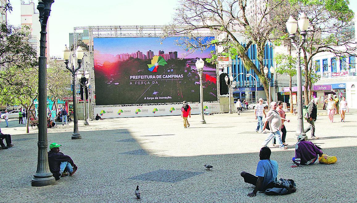 Público, que já somou 25 mil torcedores em disputas envolvendo a equipe do Brasil, desaparece do local; expectativa para a final entre França e Croácia, que acontece domingo às 12h, também é baixa, segundo a GM  (Thomaz Marostegam)