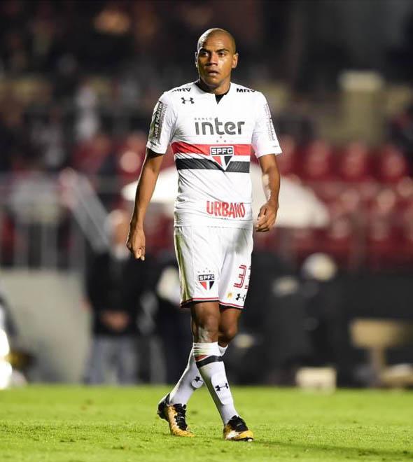 Lateral Régis tem contrato suspenso com o São Paulo por problemas pessoais (Reprodução)